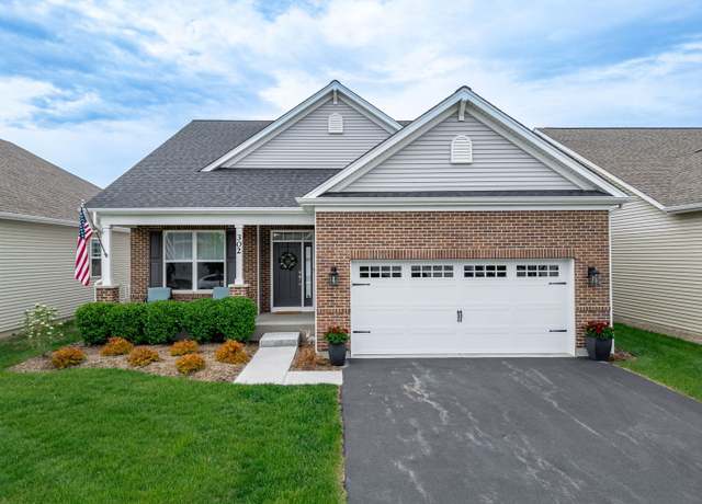 Property at 302 Links Dr, Addison, IL 60101, 3 beds, 2 baths