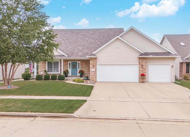 Property at 3107 Sable Oaks Rd, Bloomington, IL 61704, 5 beds, 3.5 baths