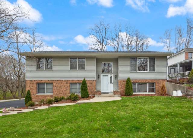 Property at 727 Old Hunt Rd, Fox River Grove, IL 60021, 3 beds, 3 baths