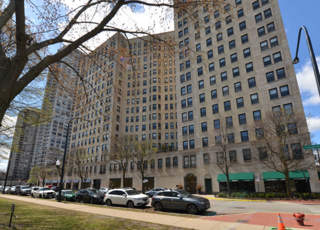 Property at 2000 N Lincoln Park West Pkwy #1506, Chicago, IL 60614, 1 bath