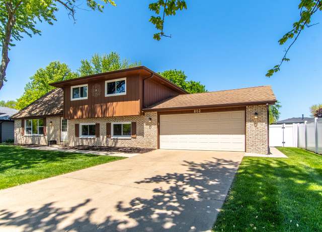 Property at 802 Woodbrook Ct, Shorewood, IL 60404, 4 beds, 2.5 baths