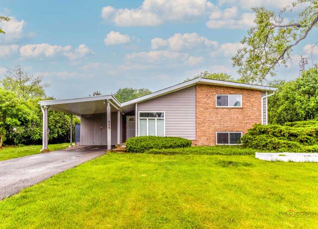 Property at 826 Midway Rd, Northbrook, IL 60062, 3 beds, 2 baths