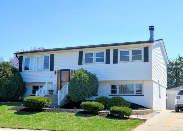 Property at 7437 165th St, Tinley Park, IL 60477, 4 beds, 2 baths