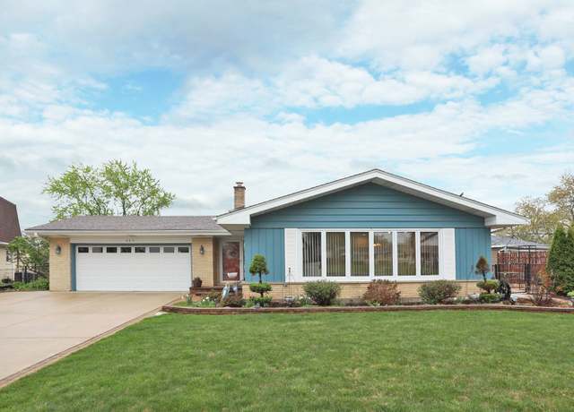 Property at 609 Berkshire Ct, Schaumburg, IL 60193, 3 beds, 2 baths