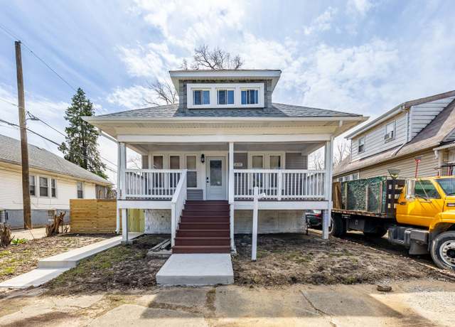 Property at 315 W 114th St, Chicago, IL 60628, 5 beds, 2.5 baths