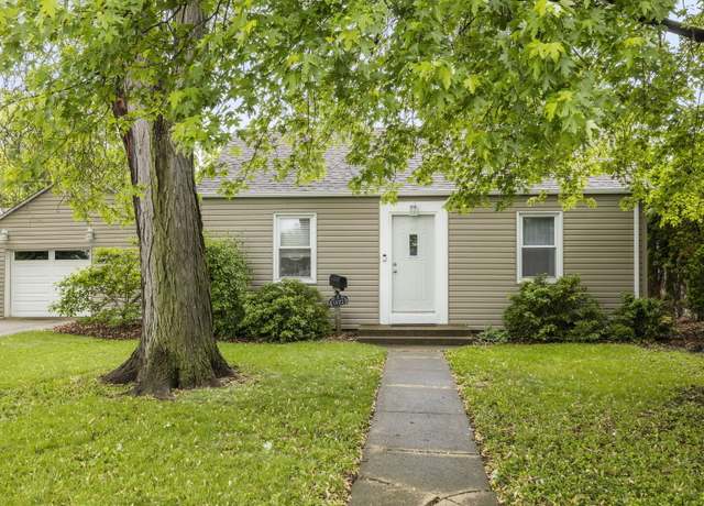 Property at 1822 Kelly Ave, Crest Hill, IL 60403, 2 beds, 1 bath