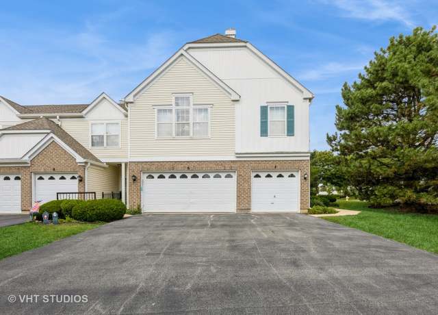 Property at 4 Arboretum Dr, Lombard, IL 60148, 2 beds, 1.5 baths