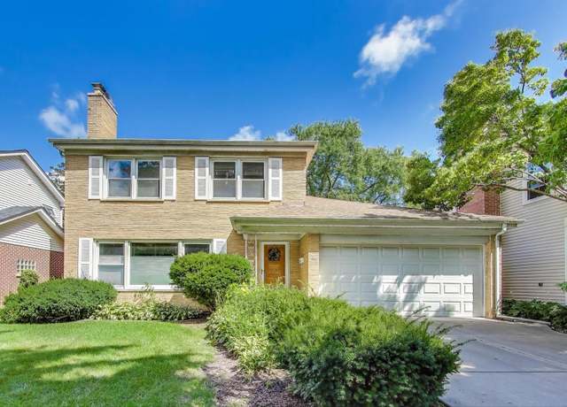 Property at 309 S Stratford Rd, Arlington Heights, IL 60004, 3 beds, 1.5 baths