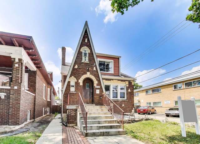 Property at 2212 Grove Ave, Berwyn, IL 60402, 3 beds, 1.5 baths