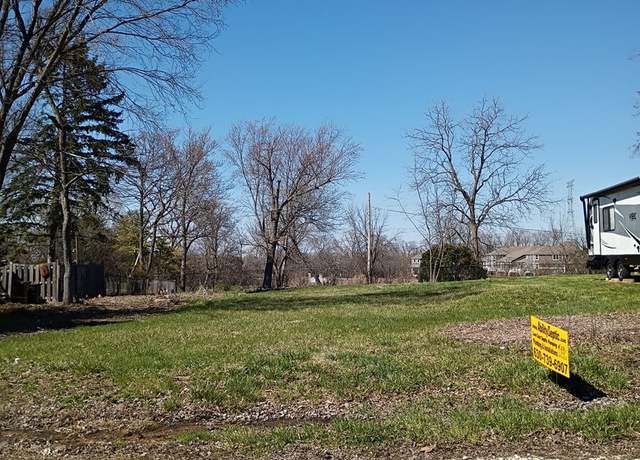 Property at 27W070 Hickory Ln, West Chicago, IL 60185