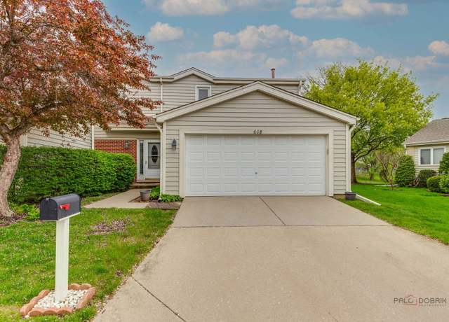 Property at 608 Claridge Cir, Hoffman Estates, IL 60169, 3 beds, 2.5 baths