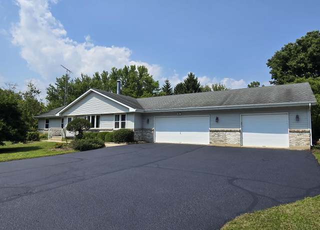 Property at 6918 Saladino Dr, Rockford, IL 61073, 3 beds, 3 baths