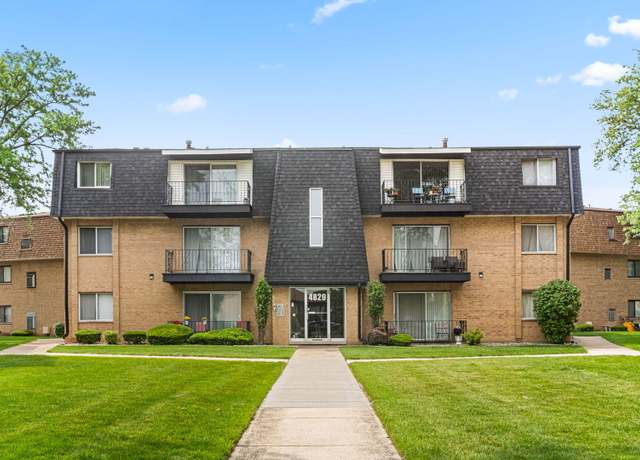 Property at 4829 W 109th St #301, Oak Lawn, IL 60453, 2 beds, 1 bath