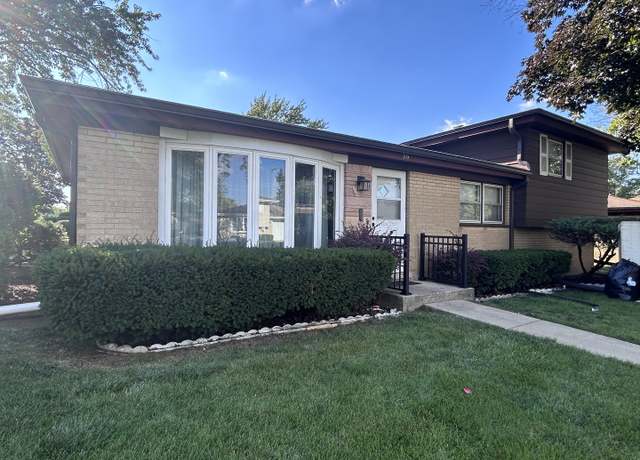 Property at 36 S Highview Ave, Addison, IL 60101, 3 beds, 1.5 baths