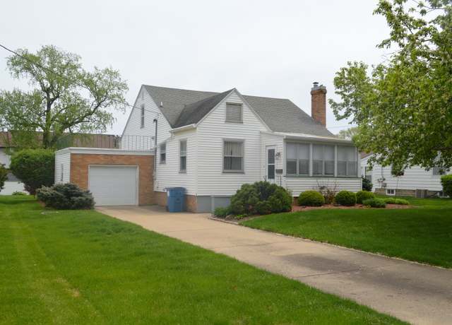 Property at 933 S 5th St, Princeton, IL 61356, 3 beds, 1 bath