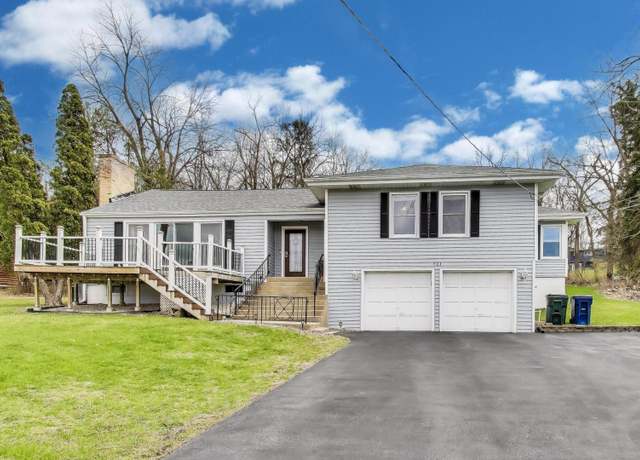 Property at 721 N River Rd, Algonquin, IL 60102, 3 beds, 2 baths