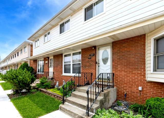 Property at 9843 Garden Ct, Schiller Park, IL 60176, 3 beds, 1.5 baths