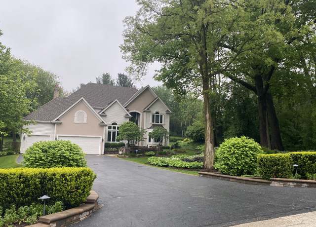 Property at 1312 Galloway Dr, Woodstock, IL 60098, 4 beds, 3 baths