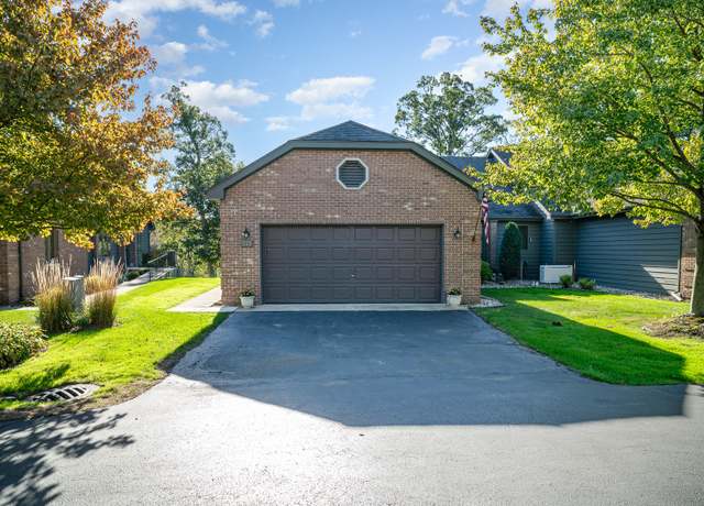 Property at 111 Village Woods Dr, Crete, IL 60417, 2 beds, 3 baths