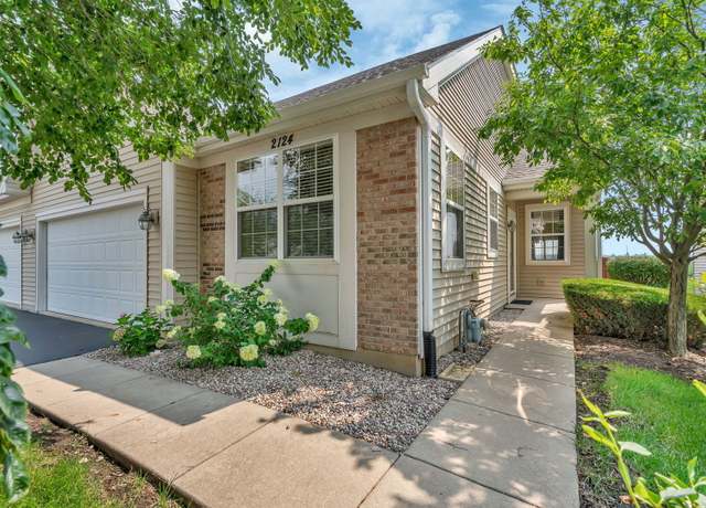 Property at 2124 Tremont Ln, Joliet, IL 60431, 2 beds, 2 baths