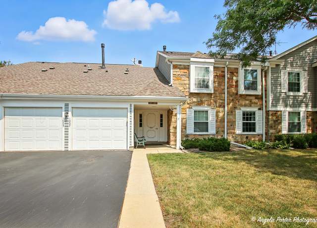 Property at 1005 Auburn Ln, Buffalo Grove, IL 60089, 2 beds, 1 bath