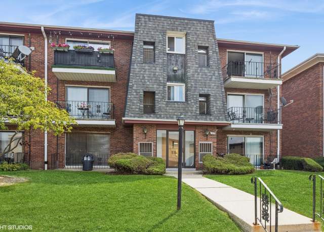 Property at 11915 S Lawndale Ave Unit 2C4, Alsip, IL 60803, 2 beds, 1 bath