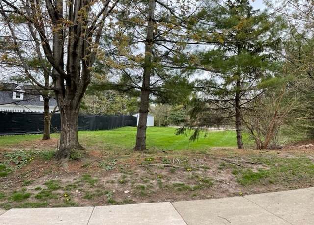 Property at 1370 Marco Ct, Darien, IL 60561