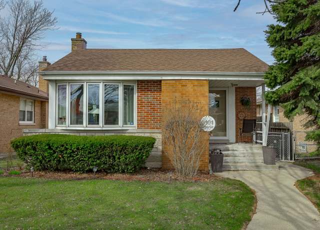 Property at 5404 N Nagle Ave, Chicago, IL 60630, 3 beds, 2 baths