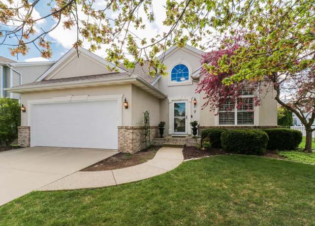 Property at 7 Minks Ct, Bloomington, IL 61704, 3 beds, 3.5 baths