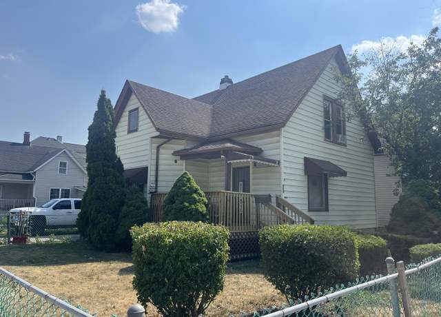 Property at 514 E Jackson St, Joliet, IL 60432, 3 beds, 1.5 baths
