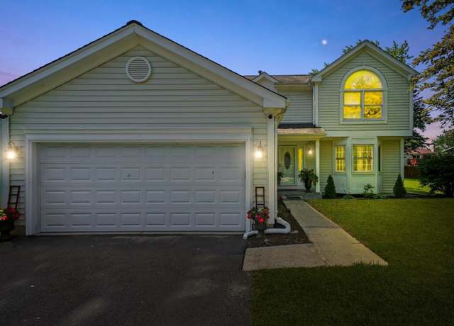 Property at 1240 Colorado Ave, Aurora, IL 60506, 4 beds, 2.5 baths