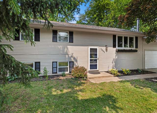 Property at 1407 Centennial Dr, Champaign, IL 61821, 4 beds, 2 baths