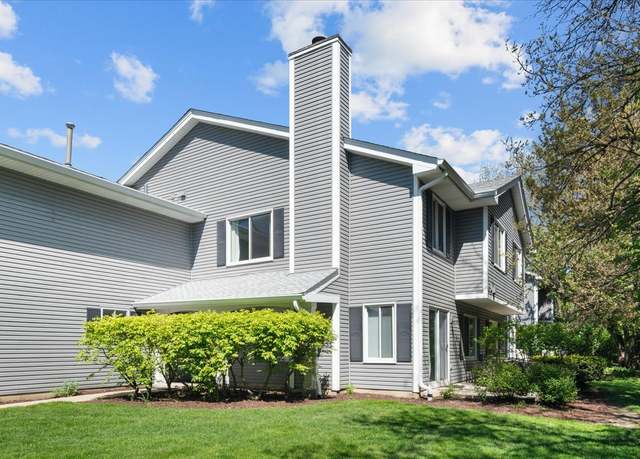 Property at 1312 Barclay Ln, Deerfield, IL 60015, 2 beds, 1.5 baths