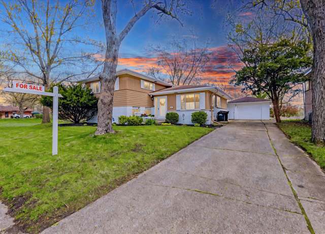 Property at 125 Warwick St, Park Forest, IL 60466, 3 beds, 2.5 baths