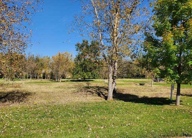 Property at 15078 W Schlosser Ct, Wadsworth, IL 60083