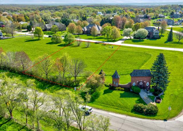 Property at 8501 Country Shire Ln, Spring Grove, IL 60081