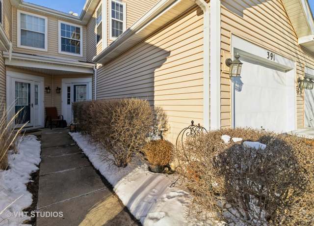 Property at 391 Fallbrook Ct, Schaumburg, IL 60194, 2 beds, 2.5 baths