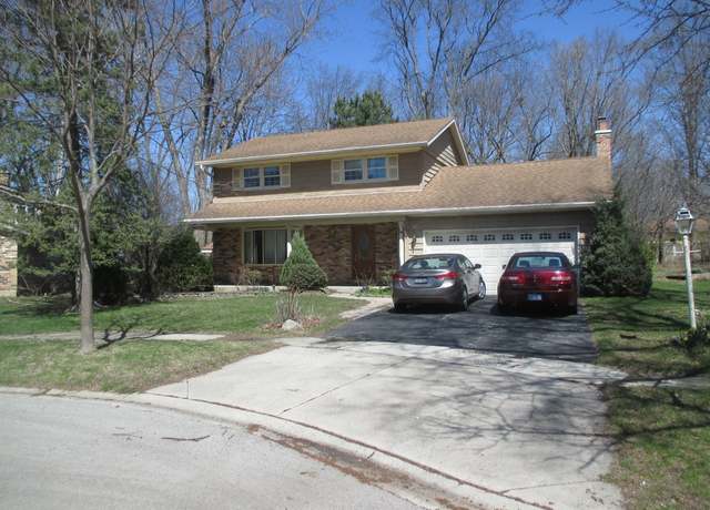 Property at 521 Colonial Ct, Algonquin, IL 60102, 4 beds, 2.5 baths