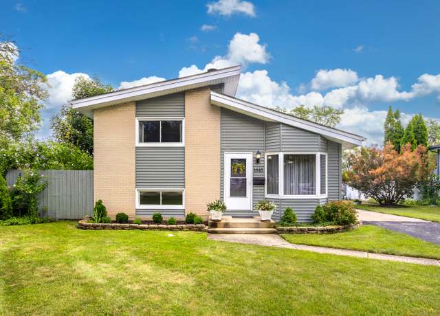 Property at 1645 Larry Ln, Glendale Heights, IL 60139, 3 beds, 2 baths