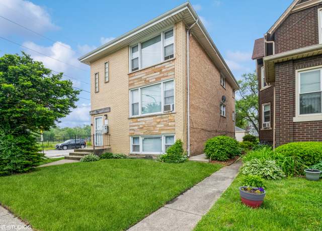 Property at 32 E 137th St, Riverdale, IL 60827, 8 beds, 3 baths