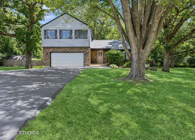 Property at 4816 Hickory Way, Johnsburg, IL 60051, 3 beds, 2.5 baths
