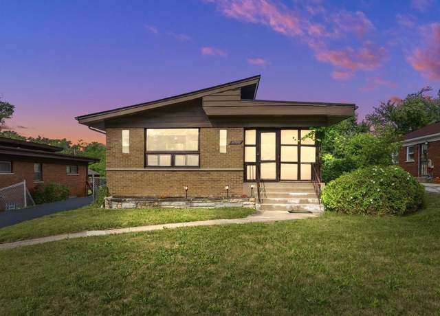 Property at 17220 Highland Ave, Hazel Crest, IL 60429, 3 beds, 1.5 baths