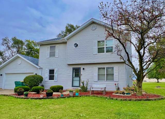 Property at 810 Peale St, Joliet, IL 60433, 3 beds, 3.5 baths