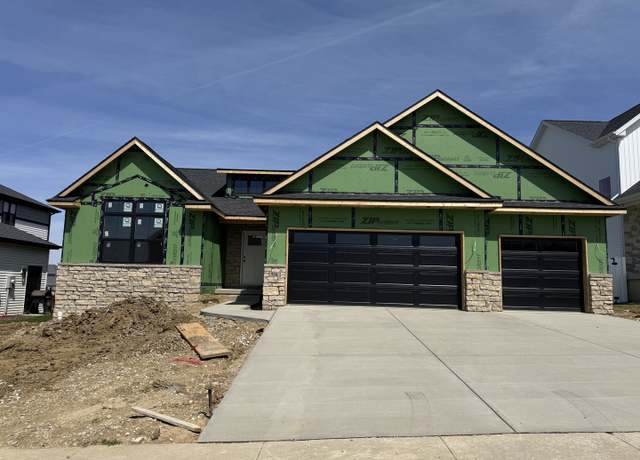 Property at 704 Isabella Dr, Mahomet, IL 61853, 3 beds, 2 baths