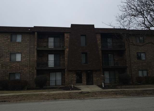 Property at 14536 S Muskegon Ave Unit 3B, Burnham, IL 60633, 2 beds, 1 bath