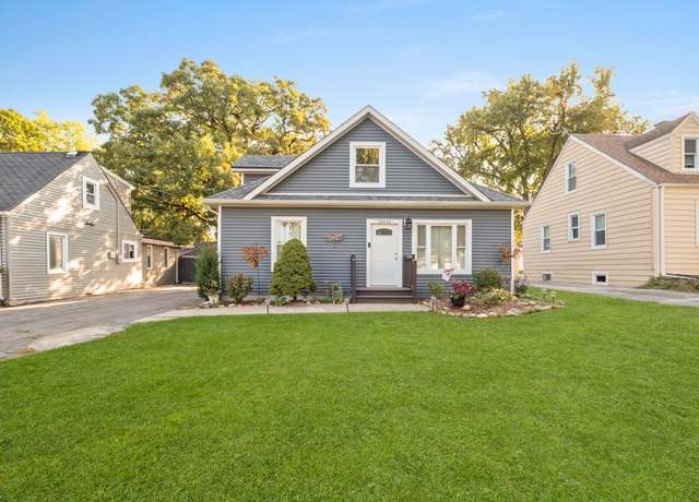 Property at 10645 S 82nd Ct, Palos Hills, IL 60465, 4 beds, 2 baths