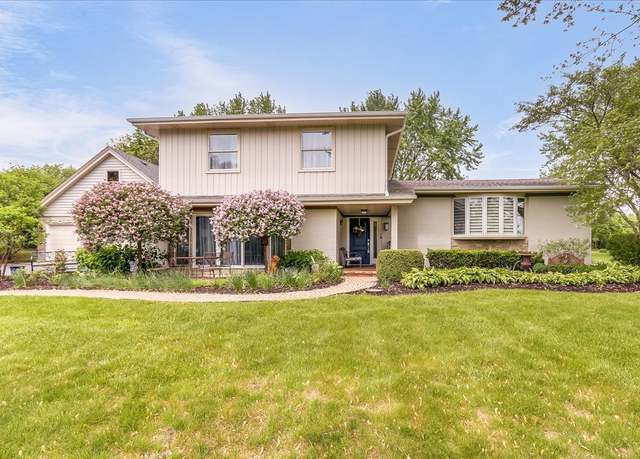 Property at 25482 W Lake Shore Dr, Barrington, IL 60010, 4 beds, 2.5 baths
