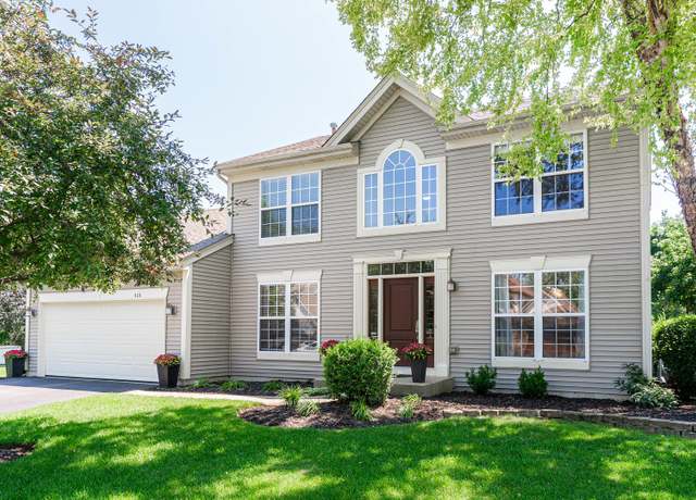 Property at 428 Oak Grove Cir, Wauconda, IL 60084, 3 beds, 2.5 baths