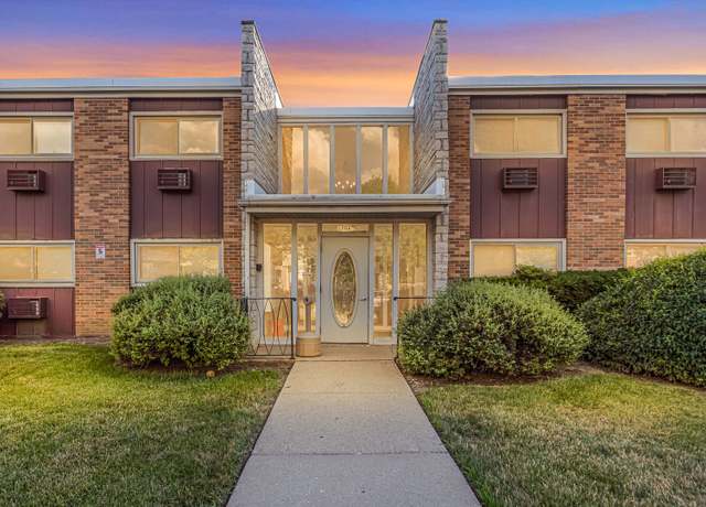 Property at 120A Collen Dr #105, Lombard, IL 60148, 1 bed, 1 bath