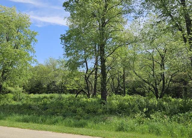 Property at 226 Platte Dr, Dixon, IL 61021